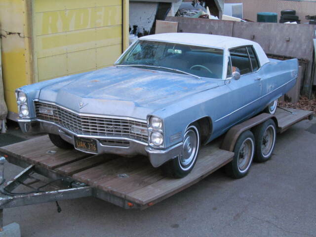 Cadillac Coupe deVille 1967 image number 2