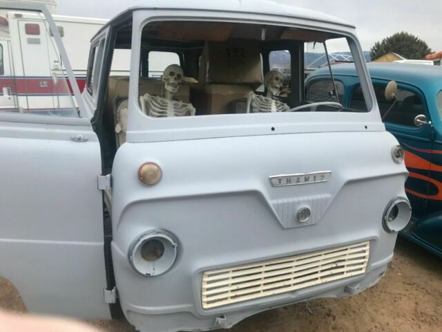 Ford E-Series Van 1962 image number 15