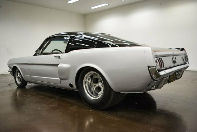 Ford Mustang 1966 image number 28