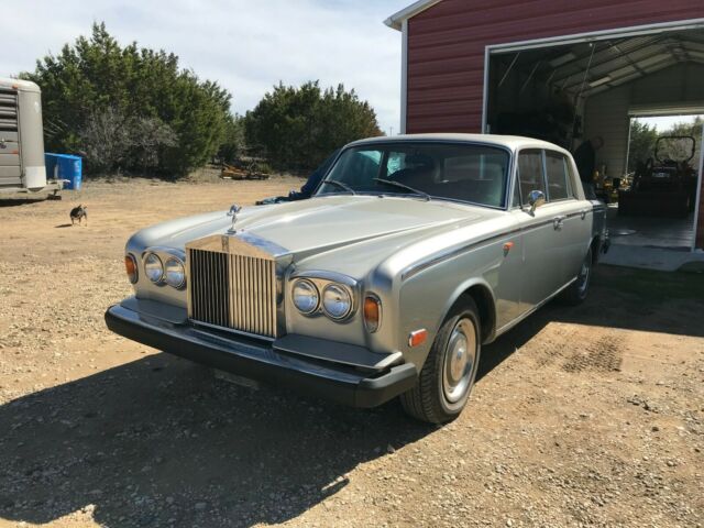 Rolls-Royce Silver Shadow 1974 image number 16