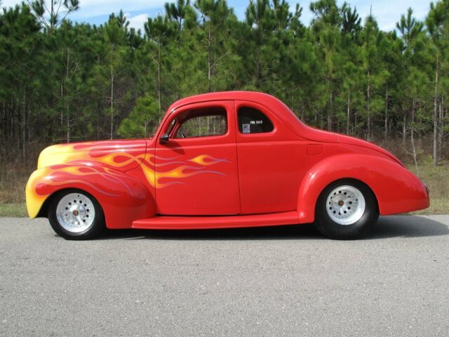 Ford Coupe 1939 image number 2