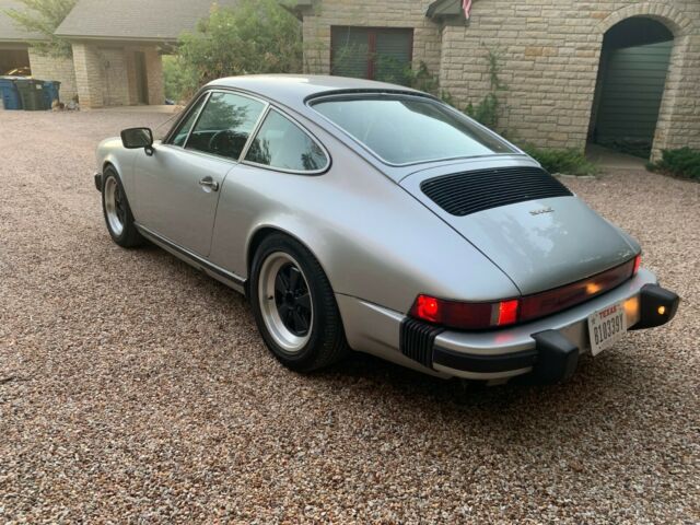 Porsche 911 1977 image number 11