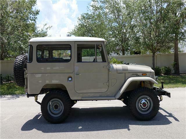 Toyota Land Cruiser 1971 image number 1