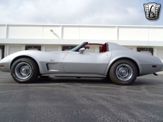 Chevrolet Corvette 1977 image number 29