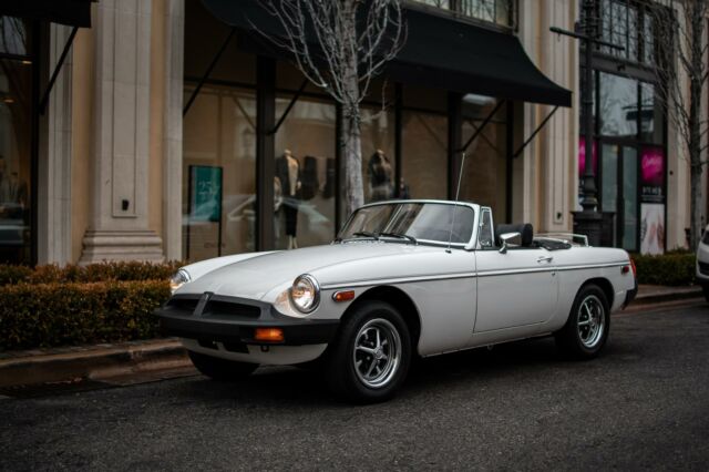 MG MGB 1979 image number 10