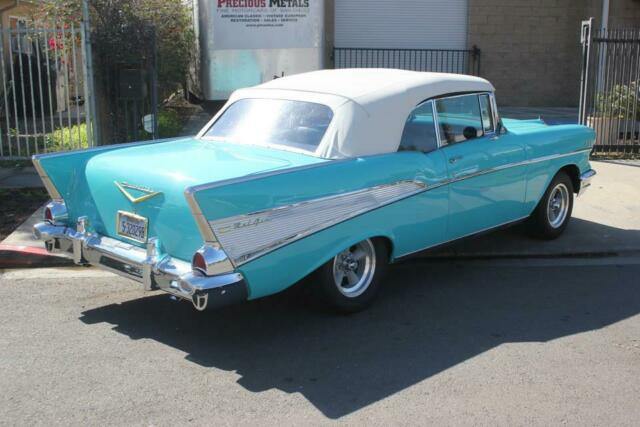 Chevrolet Bel Air/150/210 1957 image number 21