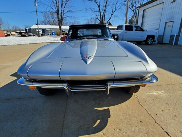 Chevrolet Corvette 1965 image number 1