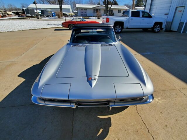 Chevrolet Corvette 1965 image number 26