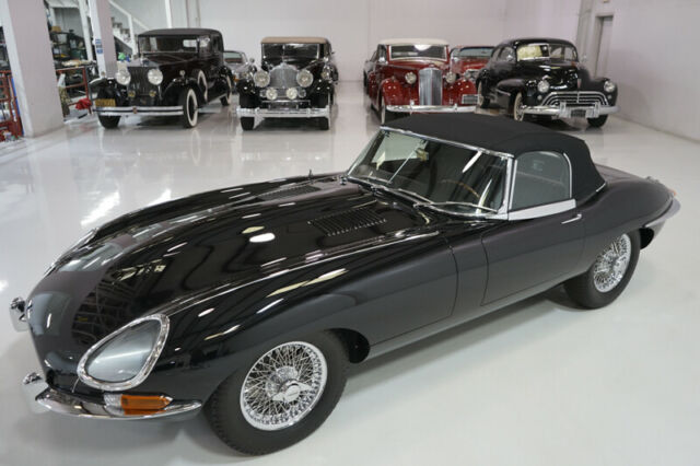 Jaguar E-Type 1966 image number 29