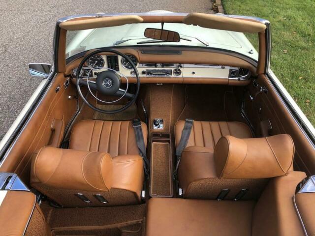 Mercedes-Benz SL-Class 1970 image number 38