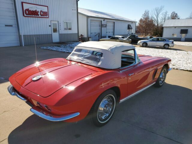 Chevrolet Corvette 1962 image number 18