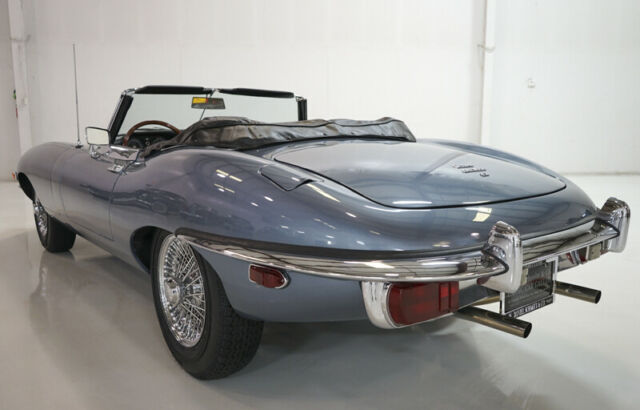 Jaguar E-Type 1969 image number 26