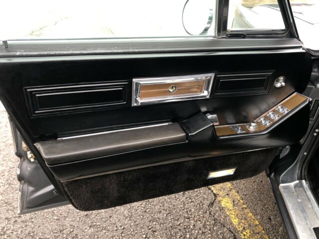 Chrysler Imperial 1968 image number 10