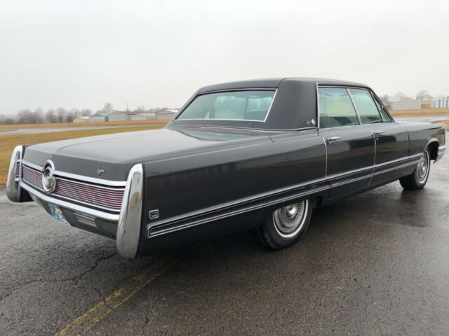 Chrysler Imperial 1968 image number 28