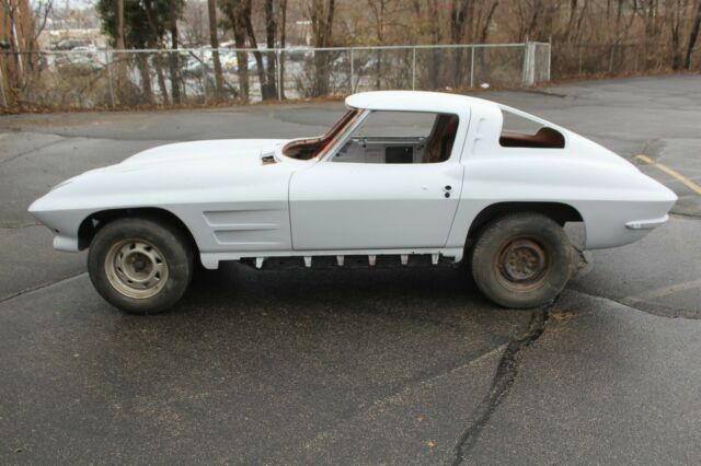 Chevrolet Corvette 1963 image number 29