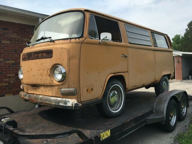 Volkswagen Bus/Vanagon 1972 image number 0