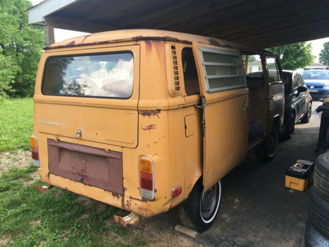 Volkswagen Bus/Vanagon 1972 image number 15