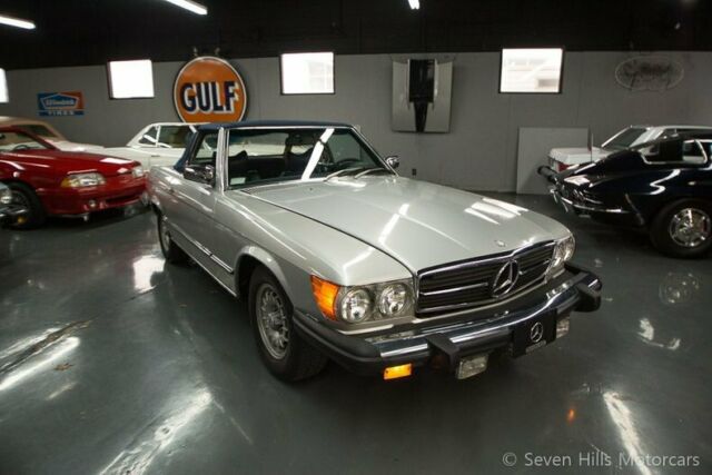 Mercedes-Benz SL-Class 1976 image number 22