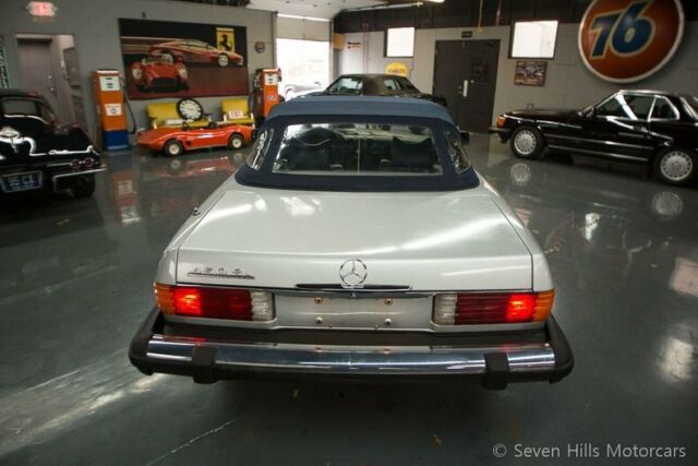 Mercedes-Benz SL-Class 1976 image number 25