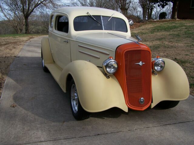 Chevrolet 2 DOOR SEDAN 1935 image number 3