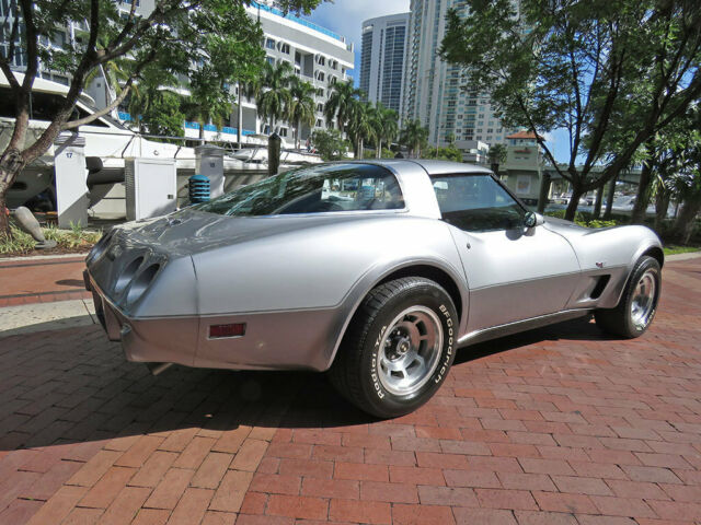 Chevrolet Corvette 1978 image number 17