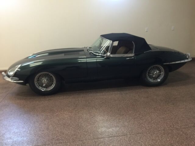 Jaguar E-Type 1966 image number 24