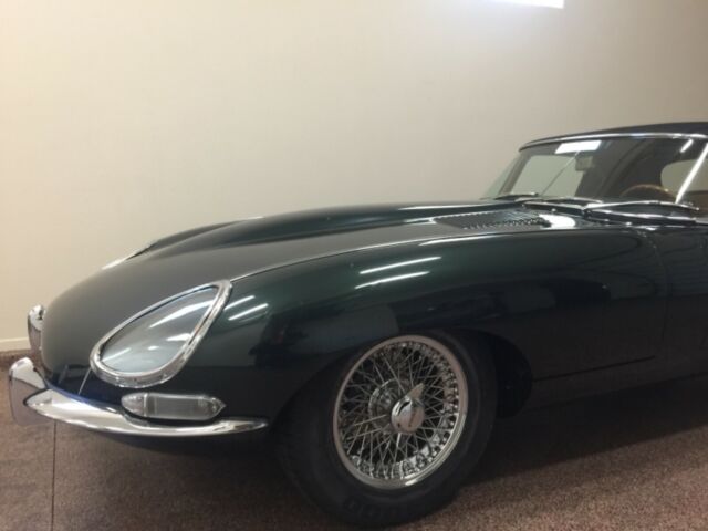 Jaguar E-Type 1966 image number 25