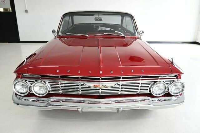 Chevrolet Impala 1961 image number 32