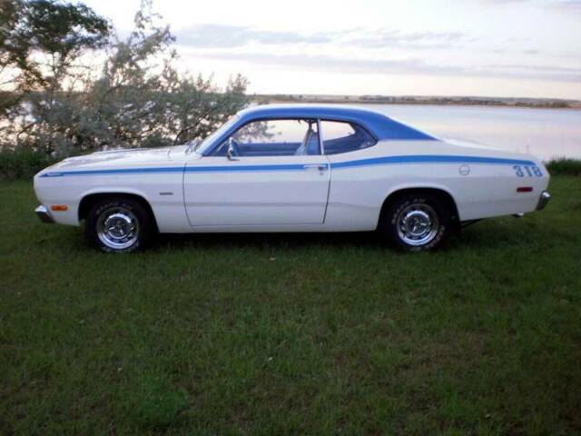 Plymouth Duster 1972 image number 19