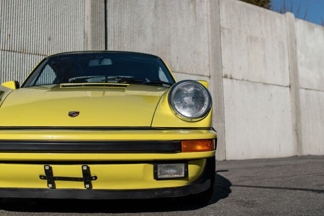 Porsche 911 1975 image number 10