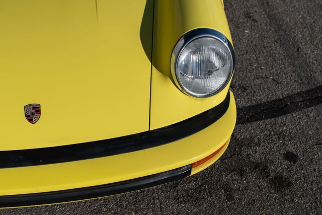 Porsche 911 1975 image number 20