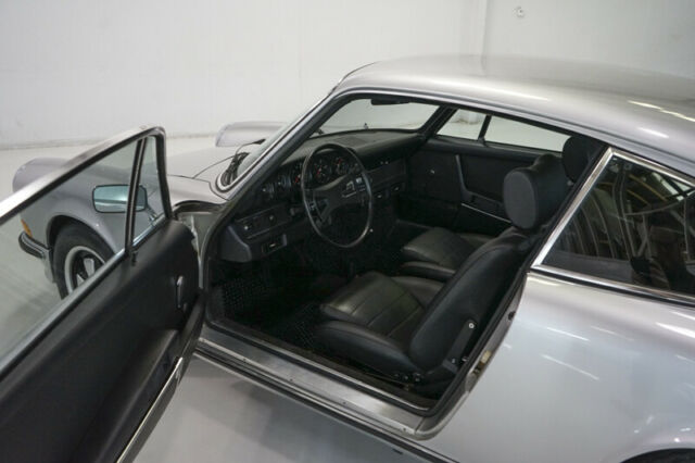 Porsche 911 1972 image number 33