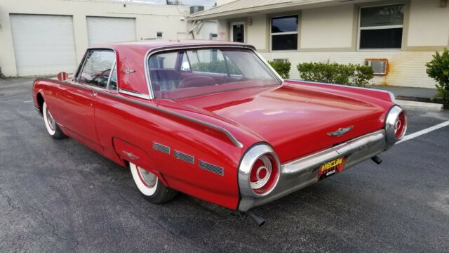 Ford Thunderbird 1962 image number 5