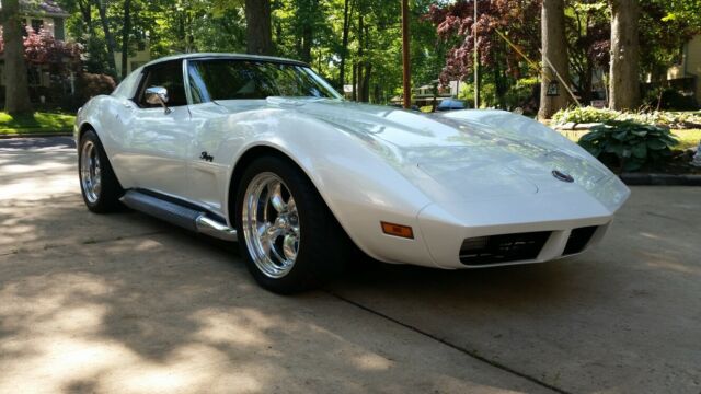 Chevrolet Corvette 1974 image number 1