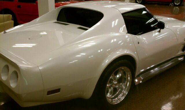 Chevrolet Corvette 1974 image number 12