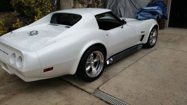 Chevrolet Corvette 1974 image number 17