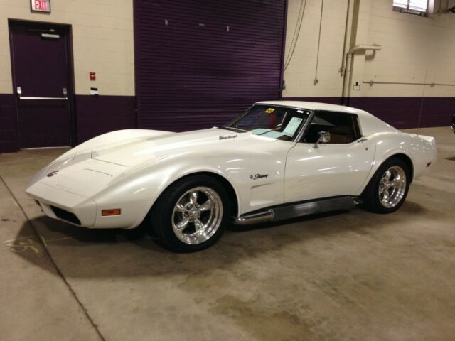 Chevrolet Corvette 1974 image number 2