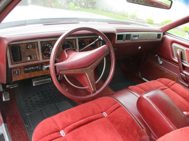 Chrysler Cordoba 1975 image number 27