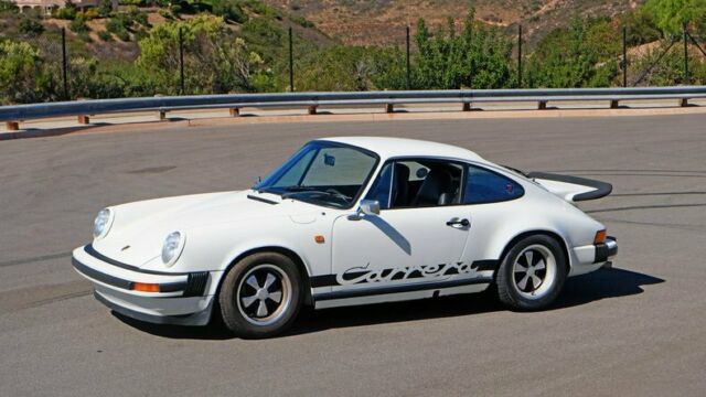 Porsche 911 1975 image number 36