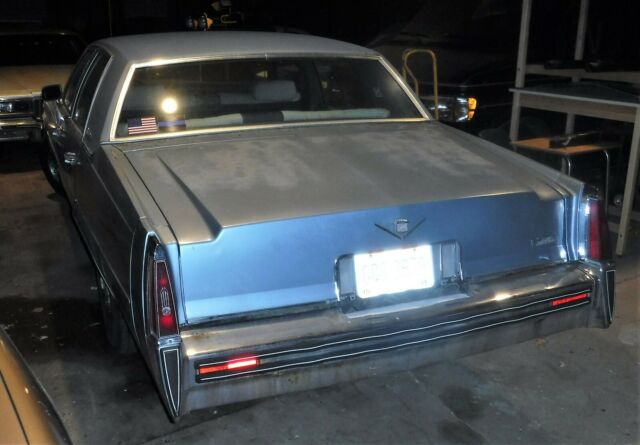 Cadillac DeVille 1977 image number 10