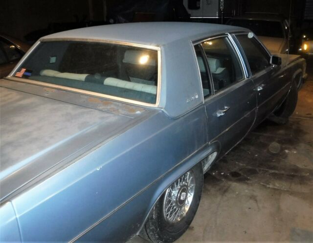 Cadillac DeVille 1977 image number 11