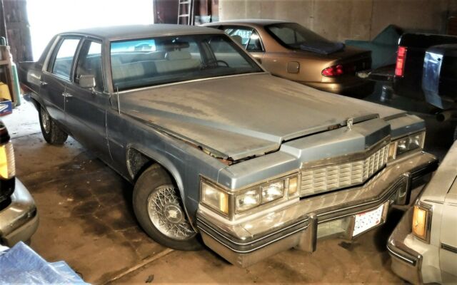 Cadillac DeVille 1977 image number 8