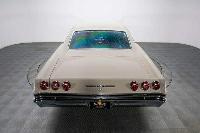 Chevrolet Impala 1965 image number 22