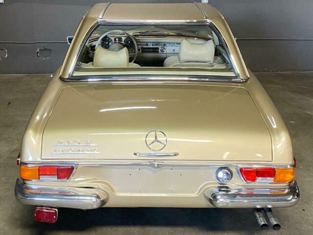 Mercedes-Benz SL-Class 1970 image number 32