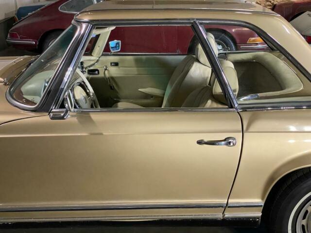 Mercedes-Benz SL-Class 1970 image number 38