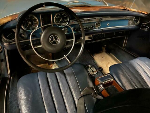 Mercedes-Benz SL-Class 1970 image number 11