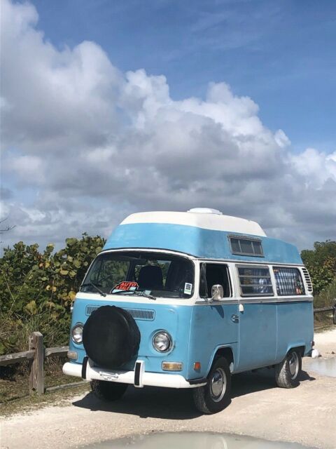 Volkswagen Bus/Vanagon 1972 image number 1