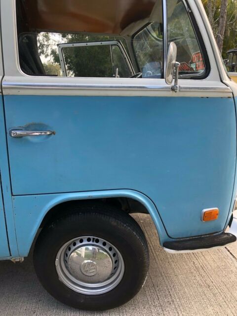 Volkswagen Bus/Vanagon 1972 image number 10