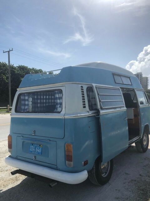 Volkswagen Bus/Vanagon 1972 image number 16