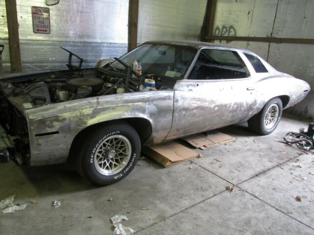 Pontiac Grand Am 1973 image number 0